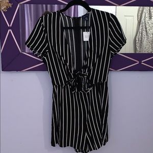 NWT UK2LA Striped Romper